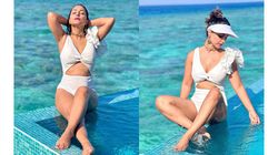 Hina Khan ने पूल किनारे सफेद मोनोकिनी में लगाया बोल्डनेस का तड़का, दिए ऐसे किलर पोज