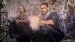 Salman Khan और Shahrukh Khan ने अपने 'पठान' यूनियन पर किया खुलासा, बताया कैसे 'करण- अर्जुन' आए साथ!
