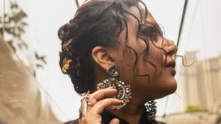 'धुरंधर' देख भड़कीं इस पॉपुलर एक्ट्रेस की मां, बोलीं- पाकिस्तान के लोग आतंकवादी, गैंगस्टर दिखते हैं क्या ? 'धुरंधर' देख भड़कीं इस पॉपुलर एक्ट्रेस की मां, बोलीं- पाकिस्तान के लोग आतंकवादी, गैंगस्टर दिखते हैं क्या ?