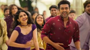 இந்த பாடலை பாடியது உங்கள் சூர்யா.. தெலுங்கிலும் 'தி ஒன்'.. பர்த்டேவுக்கு கல்யாணா பாட்டு ட்ரீட்! இந்த பாடலை பாடியது உங்கள் சூர்யா.. தெலுங்கிலும் 'தி ஒன்'.. பர்த்டேவுக்கு கல்யாணா பாட்டு ட்ரீட்!
