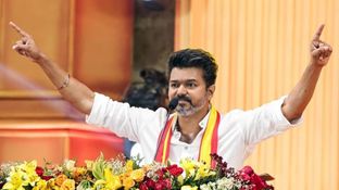 49 ఏళ్ల రికార్డు బ్రేక్..? ఒక్క అడుగు దూరంలో విజయ్ !