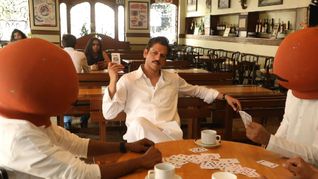 मुंबई में हर तरफ दिख रहे हैं मटका थामे लोग, विजय वर्मा को पता है आखिर क्या है माजरा?