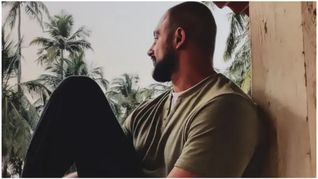 ना अफेयर, ना झगड़ा..., सिर्फ कुत्तों के भौंकने की वजह से हुआ इस बॉलीवुड एक्टर का तलाक, जानें मामला!
