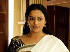 സില്‍ക് സ്മിത ഗ്ലാമര്‍ ദേവത: ശ്വേത മേനോന്‍