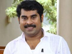 സുരാജിന് തലവേദയാകുന്ന അപരന്‍