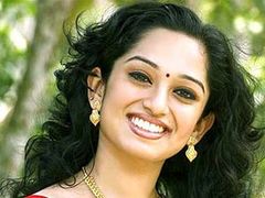 ഇന്ദുതമ്പിയെ കോളിവുഡ് വിളിക്കുന്നു