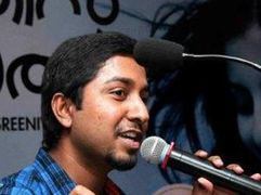 പ്രണയത്തിന്‍ മറനീക്കാതെ വിനീത്