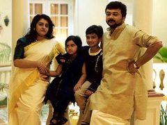 താരങ്ങള്‍ കുടുംബസമേതം....