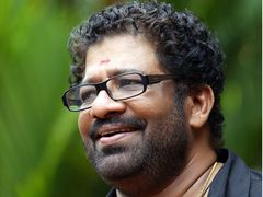 മമ്മൂട്ടിയ്ക്ക് 'വേഷം' നല്‍കിയ 'ബാലേട്ടന്റെ' വിനുവിന് 56