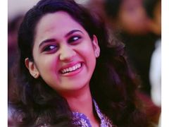 ഷൂട്ടിങ് തീര്‍ന്നപ്പോഴേക്കും വെയിലു കൊണ്ട് കറുത്തു കരിവാളിച്ചു: മിയ