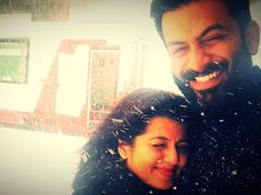 തിരക്കഥകളെല്ലാം സുപ്രിയയുമായി ചര്‍ച്ച ചെയ്യാറുണ്ടോ എന്ന ചോദ്യത്തിന് പൃഥ്വിരാജിന്റെ മറുപടി