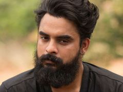 വേണ്ടി വന്നാല്‍ നഗ്നനാകും, ചുംബിയ്ക്കും, ഏത് ലെവലിലും പോകും; ഭാര്യയ്ക്ക് വിഷയമല്ല എന്ന് ടൊവിനോ തോമസ്