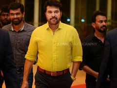 വരുന്ന സെപ്റ്റംബറില്‍ 66 വയസ്സാണ് ഈ പഹയന്.. ഇമ്മാതിരി നടത്തം നടക്കാവോ.. ?