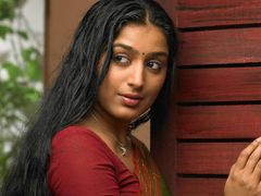 പീരീഡ്‌സിനെ കുറിച്ച് എനിക്ക് മോഹന്‍ലാലിനോടും മമ്മൂട്ടിയോടും പറയാന്‍ കഴിയുമോ, പത്മപ്രിയ ചോദിക്കുന്നു