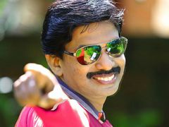 ബ്ലൂവെയില്‍ കളിച്ച് മരിക്കാതെ എന്റെ സിനിമകള്‍ കണ്ടുകൂടെ എന്ന് സന്തോഷ് പണ്ഡിറ്റ്