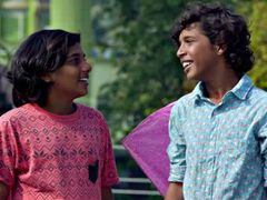 ഞങ്ങ വിചാരിച്ച് കൊറച്ചൊക്കെ ജാഡ ഉണ്ടാവുമെന്ന്, ദുല്‍ഖറിനെ കുറിച്ച് പറവയിലെ ഹസീബ് പറഞ്ഞത് 