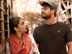 പ്രണയ നോവുകളിൽ ഉപ്പുകാറ്റ് ചാറുന്നു.. മായാനദി ടോട്ടലി ഫ്രഷ് ശൈലന്റെ റിവ്യു...