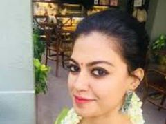 തകർത്തു  പൊളിച്ചു കിടുക്കി! തന്റെ ഹൃദയം കവർന്ന പാട്ട്! അനുശ്രീ പാടുന്നു....