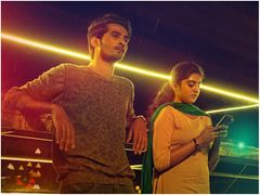 പുതുവര്‍ഷത്തിലെ ആദ്യ സിനിമ താരപുത്രന് സ്വന്തം; മറ്റൊരു പ്രണയകഥയുമായി ഈട, ഓഡിയന്‍സ് റിവ്യൂ വായിക്കാം!