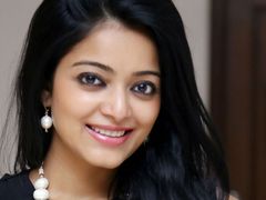 നായികമാര്‍ക്ക് 'ക്യൂട്ട്‌നസ്സ്' നിര്‍ബന്ധമാണോ.. എന്തിനാണത് എന്ന് ചാക്കോച്ചന്റെ നായിക ചോദിക്കുന്നു