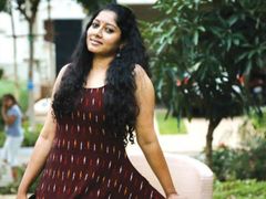  ‌  ആ ഒരാൾക്ക് വേണ്ടിയുള്ള കാത്തിരുപ്പിലാണ്! വിവാഹം കഴിക്കാത്തതിന്റെ കാരണം വെളിപ്പെടുത്തി അനു മോൾ