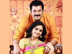 മാതാപിതാക്കള്‍ക്ക് അത് താങ്ങാന്‍ പറ്റുമോ? മുകേഷുമായുള്ള വിവാഹത്തെക്കുറിച്ച് മേതില്‍ ദേവിക!