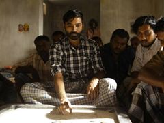 പകയുടെ കനലെരിയുന്ന വടചെന്നൈ! ക്ലാസിക് ഗ്യാങ്‌സ്റ്റര്‍ ഡ്രാമയുമായി വെട്രിമാരനും ധനുഷും!