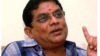 ഒടുവില്‍ ജഗതിക്ക് മാപ്പ് പറയേണ്ടി വന്നു,സംവിധായകനോട് ക്ഷമ ചോദിച്ച് പത്രത്തില്‍ പരസ്യം കൊടുക്കേണ്ടി വന്നു, 