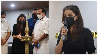 'അമ്മ'യുടെ വാക്‌സിനേഷന്‍ ഡ്രൈവ് ചടങ്ങില്‍ മഞ്ജു വാര്യര്‍, നടി പറഞ്ഞത് കാണാം