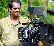 'ദേ ദത് ദിന്നലെ കഴിഞ്ഞപോലെ', സിനിമയിലേയും വിവാഹജീവിതത്തിലേയും 25 വർഷങ്ങൾ പൂർത്തിയാക്കി സലിംകുമാർ
