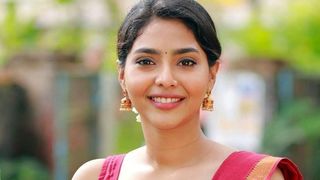 സീനിയറും ജൂനിയറും ഒരുപോലെ, ബൃന്ദ മാസ്റ്റർ ഇല്ലെങ്കിൽ സെറ്റിൽ നിന്നും പോരുമായിരുന്നെന്ന് ഐശ്വര്യ ലക്ഷ്മി