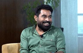 സംവിധായകന്റെ കുപ്പായം അണിയാൻ താല്പര്യമില്ല; വമ്പൻ കോമഡി കഥാപാത്രങ്ങൾ അണിയറയിൽ ; സുരാജ് വെഞ്ഞാറമൂട് 