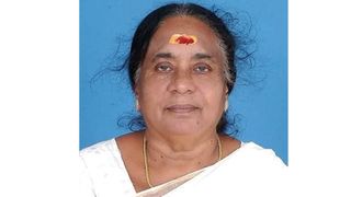 ചിരട്ടയെടുത്ത് തെണ്ടാനാണ് മകന്‍ പറഞ്ഞത്; ദേഹോപദ്രവം വരെ ഏല്‍പ്പിച്ചു, അവസാന കാലത്തെ പറ്റി നടി മീന പറഞ്ഞത് 