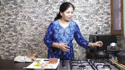 अकेलेपन से परेशान, खाना बनाते हुए डाली 2300 वीडियो, बन गई देश की सबसे अमीर यूट्यूबर, हर महीने आता है इतना पैसा