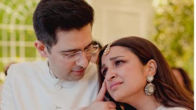 कपिल शर्मा शो के दौरान अचानक बिगड़ी परिणीति की सास की तबीयत, आनन फानन में अस्पताल लेकर भागे राघव चड्ढा