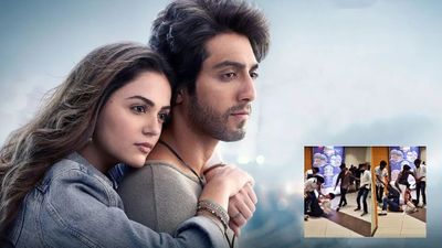 Saiyaara देखकर निकले दो लड़के थिएटर में ही भिड़े, एक ही गर्लफ्रेंड के चक्कर में जमकर हुआ बवाल!