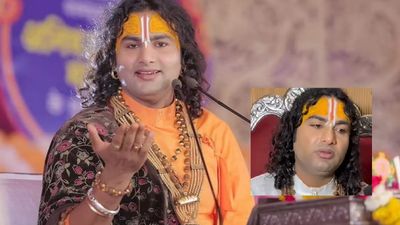 Aniruddhacharya Video- लड़कियों के बयान से मचा था बवाल फिर भी नहीं माने अनिरुद्धाचार्य, अब पुरुषों को भी लपेटा