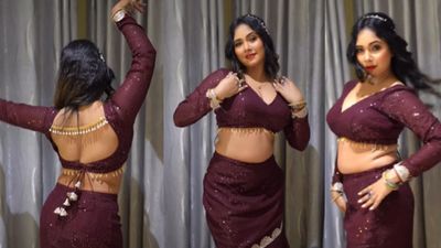 Trisha Kar Madhu Ka Video: कातिलाना अदाओं से गर्माया माहौल, भोजपुरी हसीना त्रिशाकर मधु का बवाल वीडियो