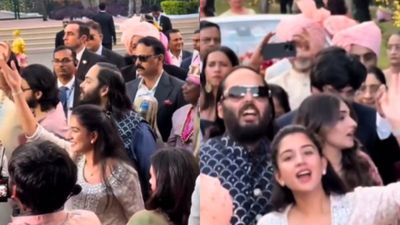  नीता अंबानी की छोटी बहू ने दोस्त की शादी में लगाए चार चांद, सड़क पर होकर किया जोरदार डांस, देखती रह गई बारात 