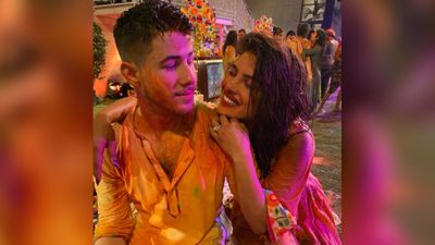 सोती रह गईं प्रियंका चोपड़ा, Nick Jonas ने सुबह सुबह दे डाली Holi की शुभकामनाएं, रंग में डूबे दिखे जीजा जी