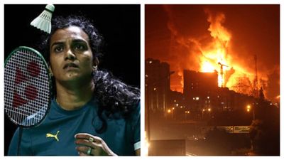 'मिसाइलों की आवाजें.. सब कुछ सामने हो रहा है' Israel-Iran War में एयरपोर्ट पर फंसी पीवी सिंधु, दिखाए VIDEO