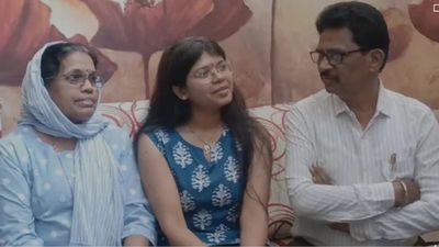 UPSC इंटरव्यू में पैनल ने पूछा-तलाक के बाद करोड़पति पति से ली कितनी एलीमनी? यह जवाब देकर टॉपर बनी रूपल? 