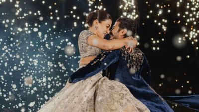 इंटरनेट पर छाईं रश्मिका-विजय की संगीत नाइट की तस्वीरें, रोमांस देख फैन्स बोले- नजर ना लगे...