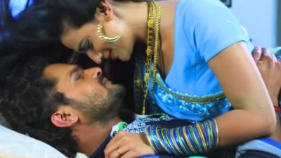Bhojpuri Video: खेसारी-अक्षरा के इंटीमेट वीडियो ने हिलाया इंटरनेट, बढ़ी वीडियो का लिंक मांगने वालों की डिमांड 