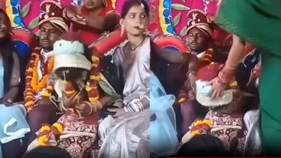 Viral VIdeo: दूल्हे का चेहरा देखते ही स्टेज पर फूट-फूट रोने लगी दुल्हन, असली वजह जान आप भी रह जाएंगे हैरान...