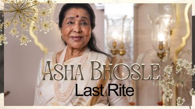 Asha Bhosle Late Rite: राजकीय सम्मान के साथ होगी अंतिम विदाई, इतने बजे से होंगे अंतिम दर्शन