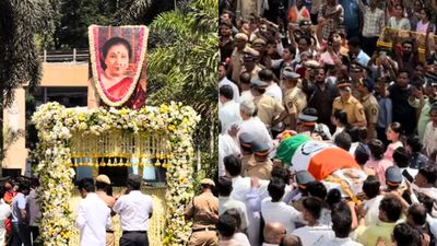 Asha Bhosle Funeral: अंतिम सफर पर निकलीं सुरों की मल्लिका, अंतिम संस्कार की प्रकिया हुई शुरू