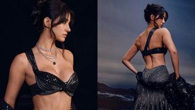 Too HOT To Handle! Disha Patani Flaunts Abs In S*XY Lehenga & Choli. Jacqueline Fernandez Goes UFF