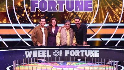 Wheel of Fortune Episode: Ayesha Khan Makes Akshay Kumar Do The ‘Shararat’ Hook Step