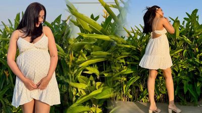 ಮಿನಿ ಡ್ರೆಸ್ನಲ್ಲಿ ಬೇಬಿ ಬಂಪ್ ಪ್ರದರ್ಶಿಸಿದ 38 ವರ್ಷದ ನಟಿ ; ಮದುವೆಯಾದ ಒಂದೂವರೆ ವರ್ಷಕ್ಕೆ ಗುಡ್ ನ್ಯೂಸ್